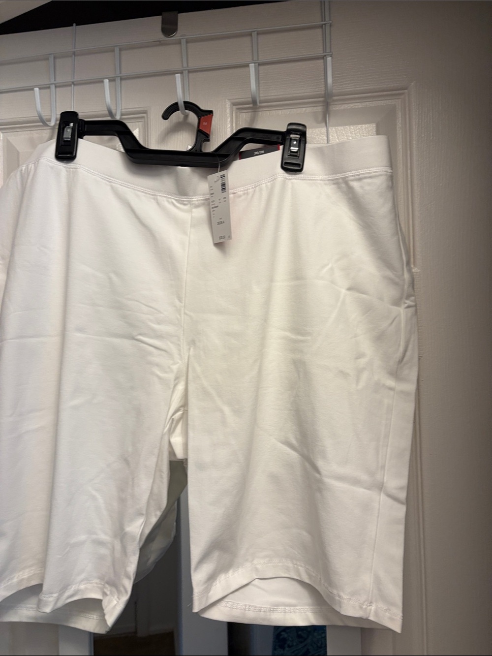 Avenue Women's White Stretch Bike Shorts